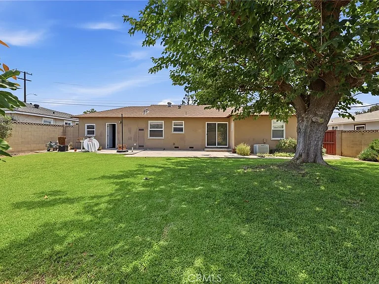 1415 E Walnut Ave — Photo 20