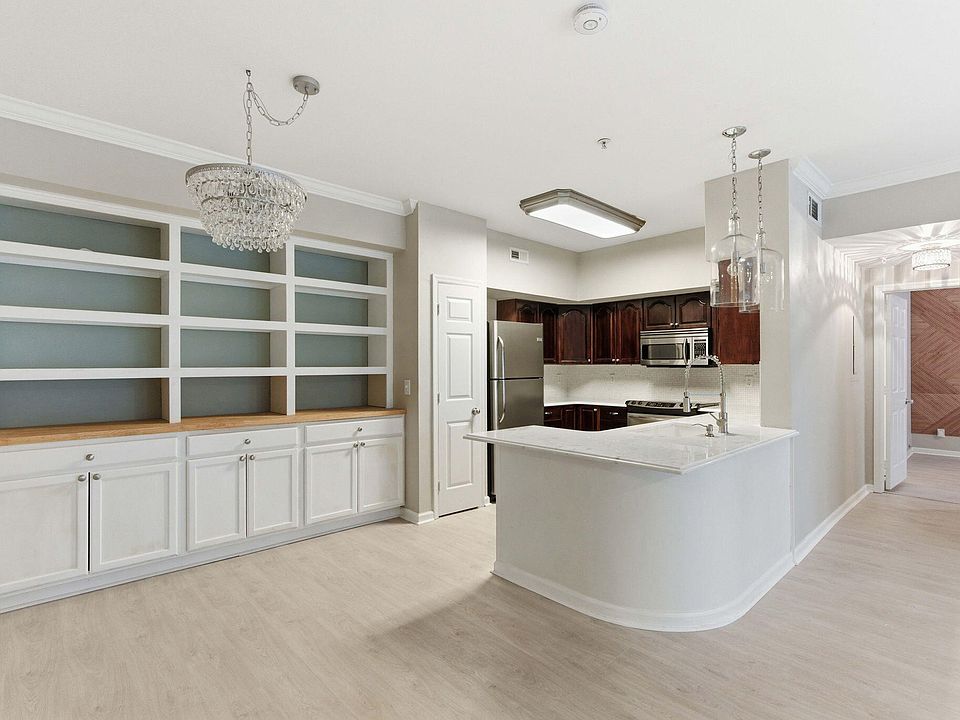 1st image of 700 Daniel Ellis Dr APT 8106
