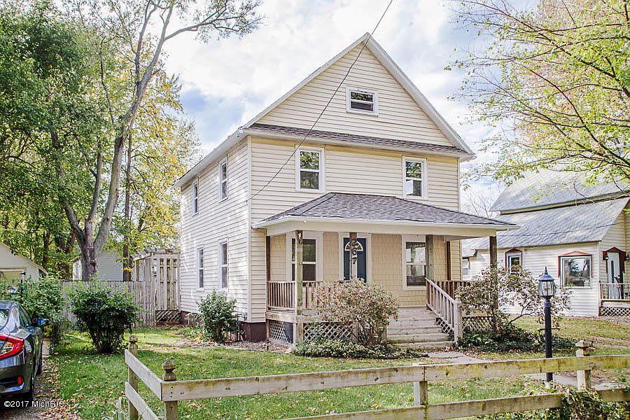 1st image of 267 Chestnut St
