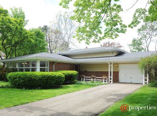 2412 Maple Ave, Northbrook, IL
