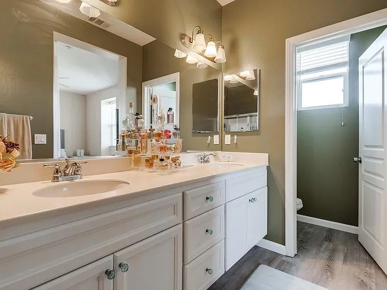 4300 Newton Ave #61 — Photo 17