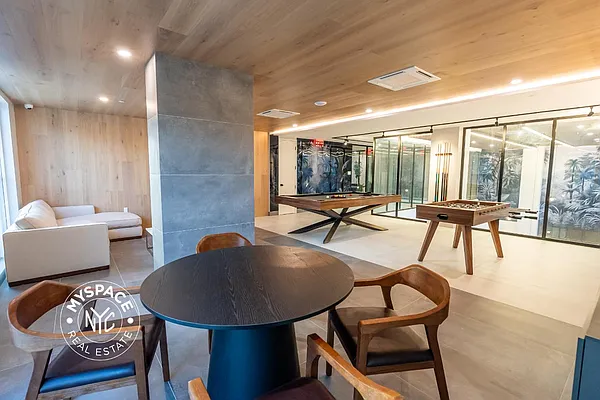 Rented by Carroll Development Leasing LLC | media 18