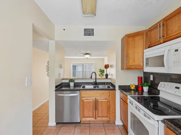 167 RIVIERA Circle, Weston, FL 33326