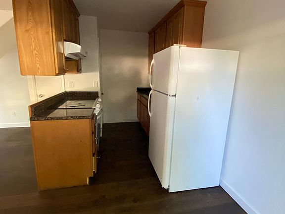 5th image of 3781 Miramar Way APT 5