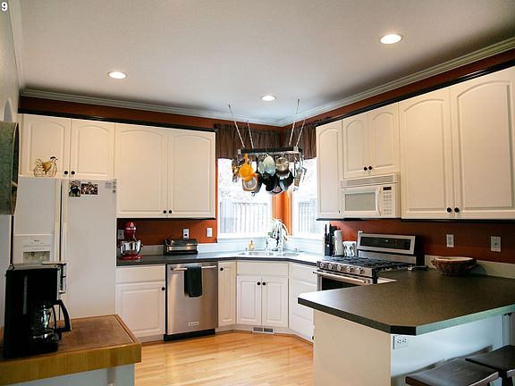 4th image of 9222 NE 163rd Ave