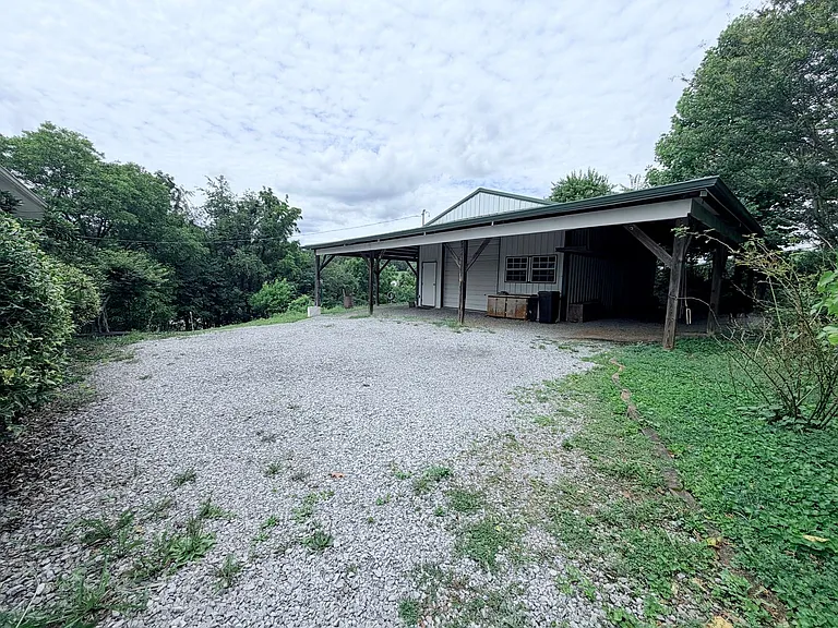 3081 Highway 81 S — Photo 25