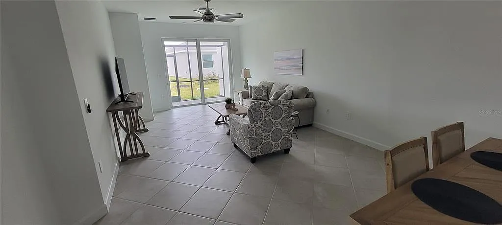 3 bed, 2.0 bath, 1417 sqft, $2,500 — Photo 3
