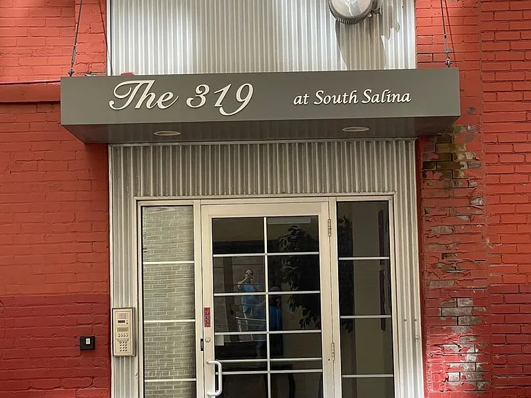 HUGE Downtown Loft 2 Bedrooms, 2 Bathrooms in Syracuse — Photo 17