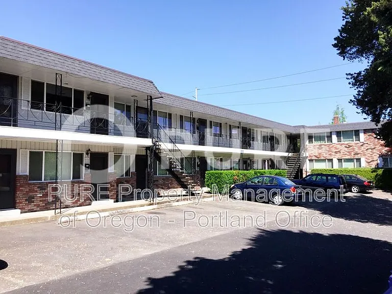 1135 SE 27th Ave — Photo 3