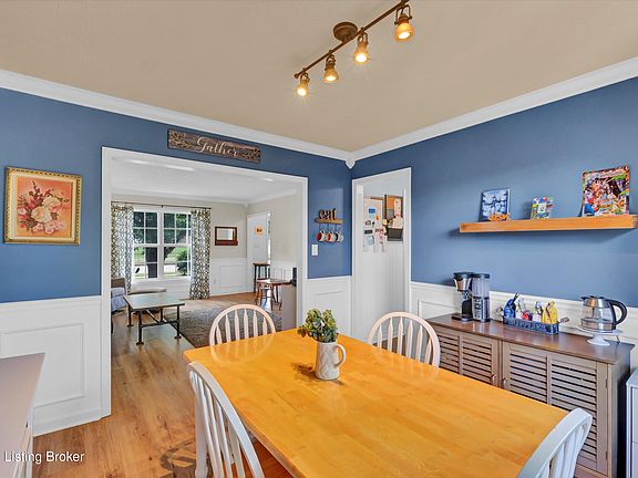 5th image of 11115 Oak Bend Ct