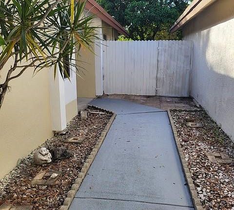 2nd image of 307 Bishop Road