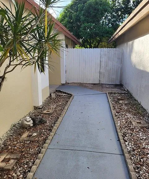 307 Bishop Rd — Photo 2