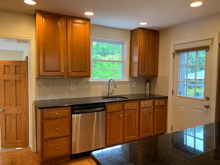 1524 Knox Rd — Photo 4