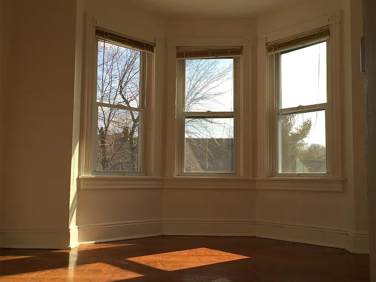 539 E Chestnut St #3 — Photo 1