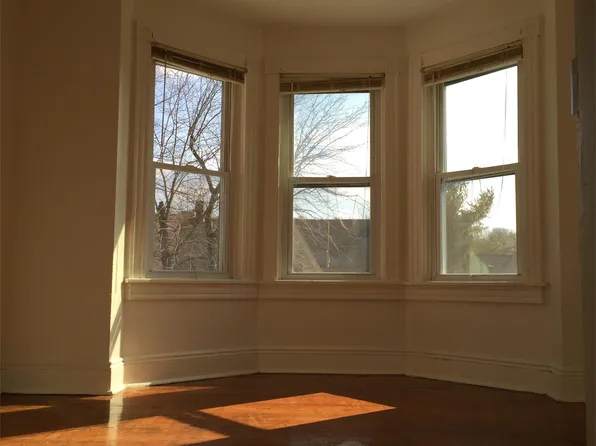 539 E Chestnut St APT 3, Coatesville, PA 19320