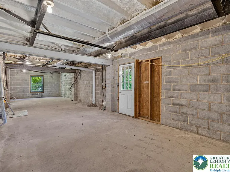 2674 Williams Rd — Photo 12