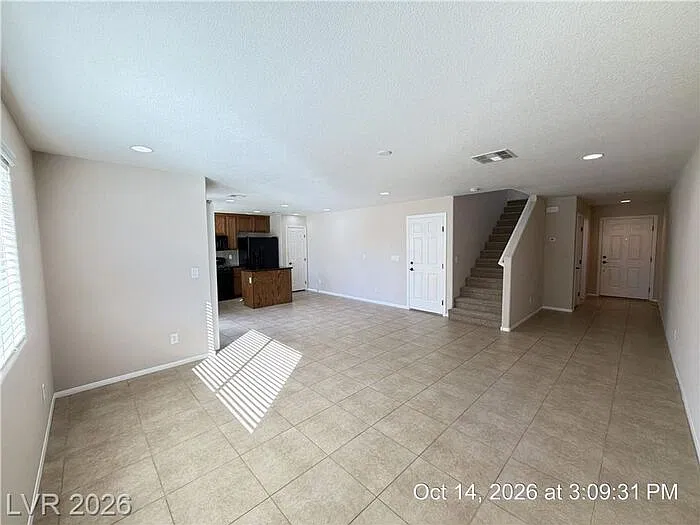 3 bed, 2.5 bath, 1427 sqft, $1,975 — Photo 4