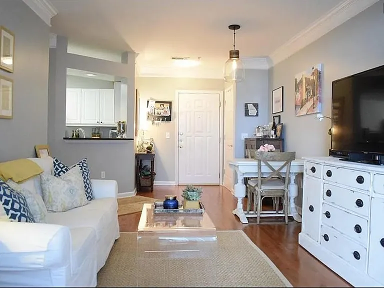 3334 Peachtree Rd NE #404 — Photo 32
