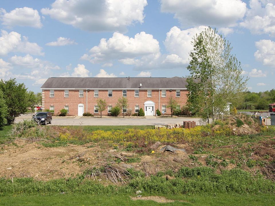 2nd image of 90 Beaver Dr
