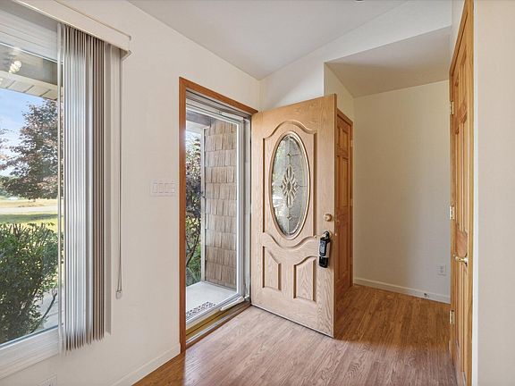 5th image of 11585 Bradley Dr