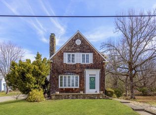 27 Pleasant St, Plainville, MA 02762