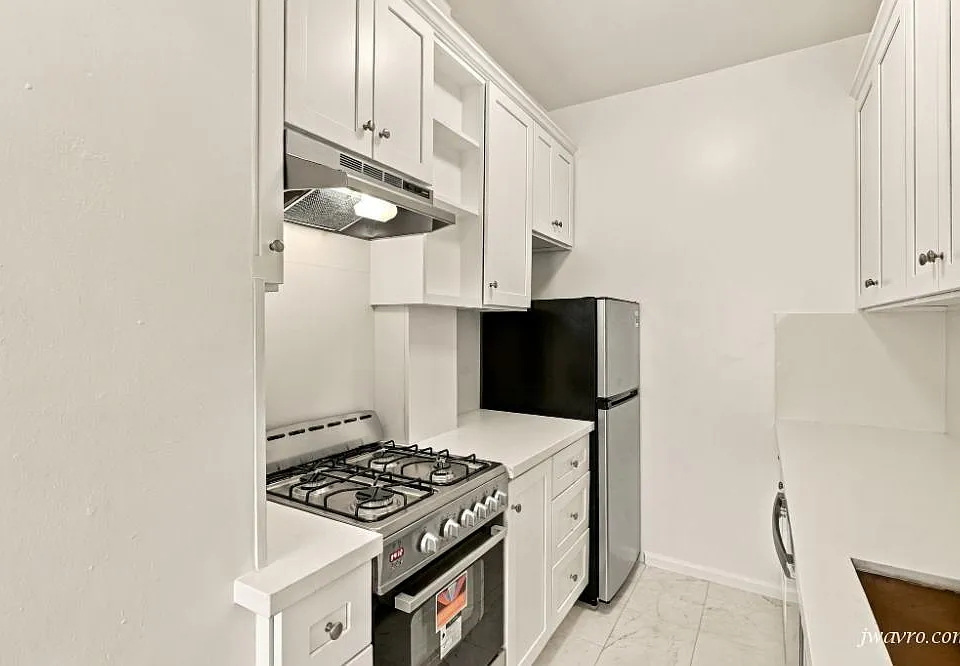 57 Hermann St #55-305