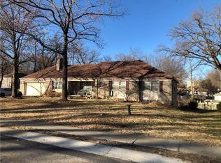 7014 W 66th Ter, Overland Park, KS 66202