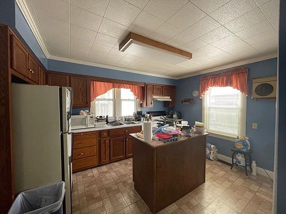 4th image of 440 N Green St