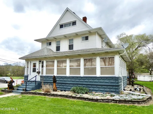 208 Dodge St, Swanton, OH 43558