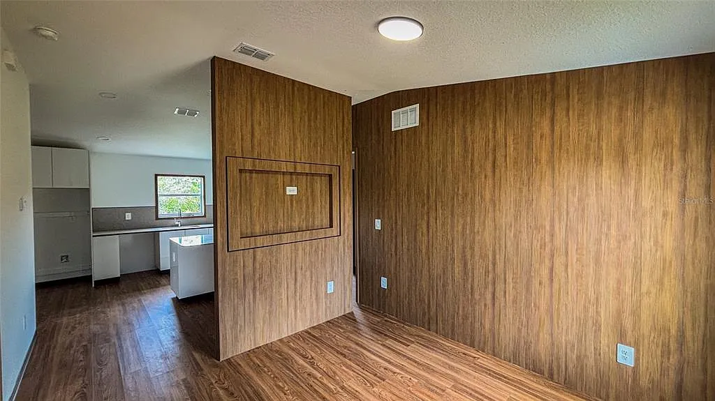 Building Photo - 5620 Virtudes St