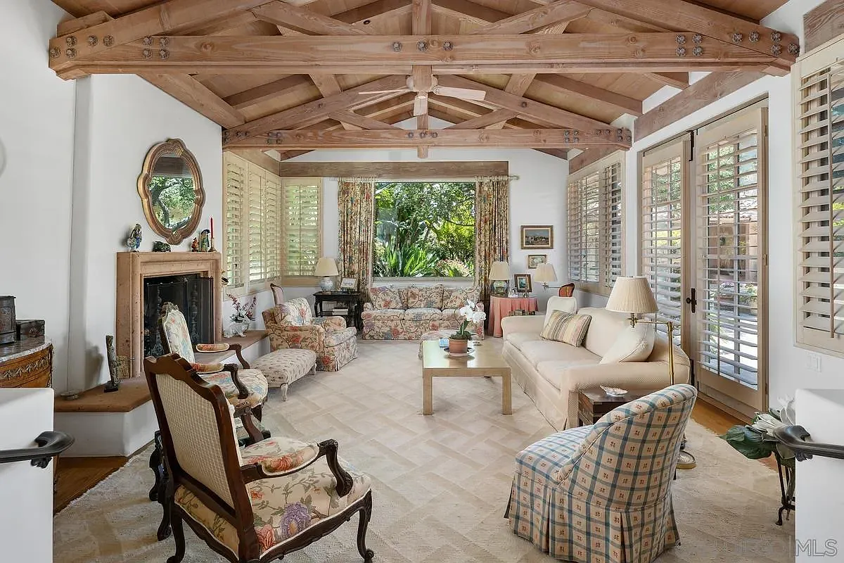 4 bed, 5.5 bath, 5131 sqft, $20,000 — Photo 4