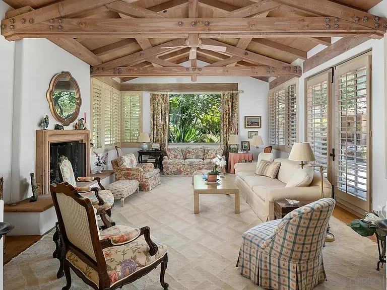 17240 Avenida De Acacias — Photo 4