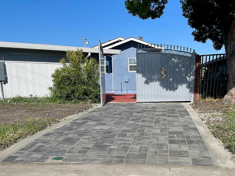 27536 Drexel Way — Photo 1