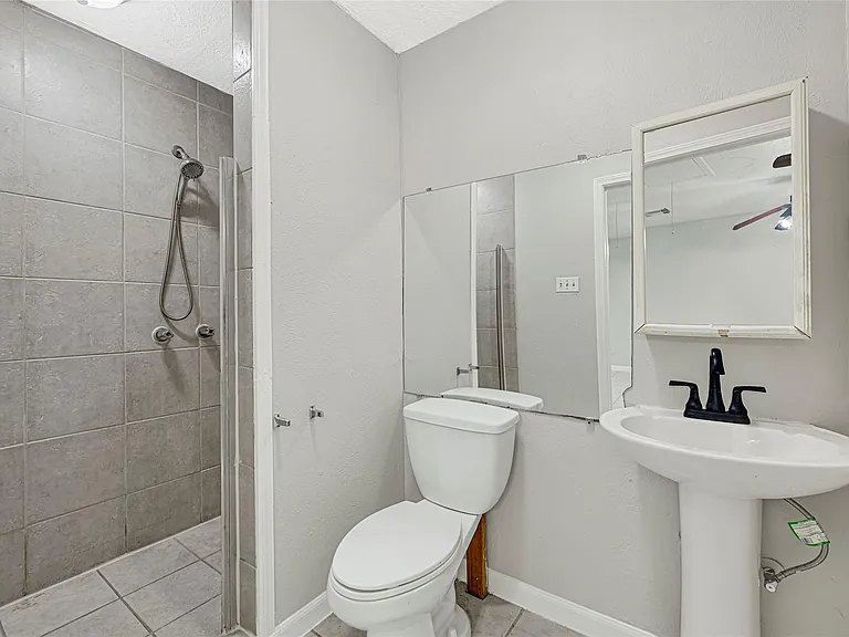 8619 Arranmore Ln — Photo 30