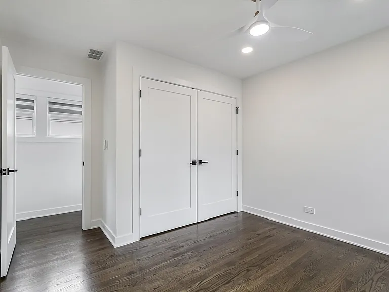 1308 S Plymouth Ct — Photo 22