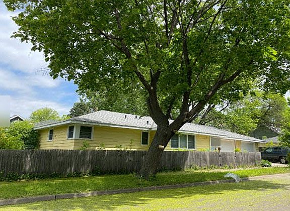 3rd image of 2620 8th Ave N