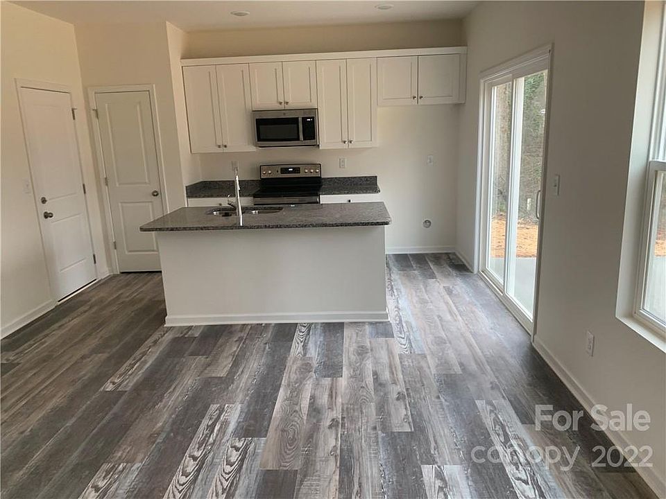 2nd image of 412 Mables Cir #22