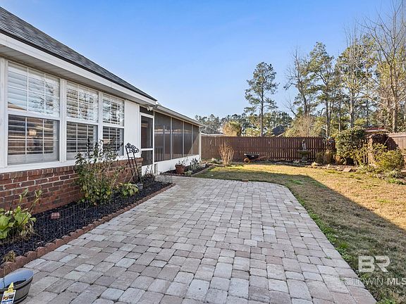 3rd image of 808 Orchard Ln