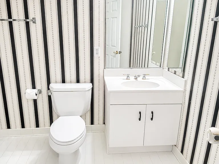 100 Harborview Dr #204 — Photo 10