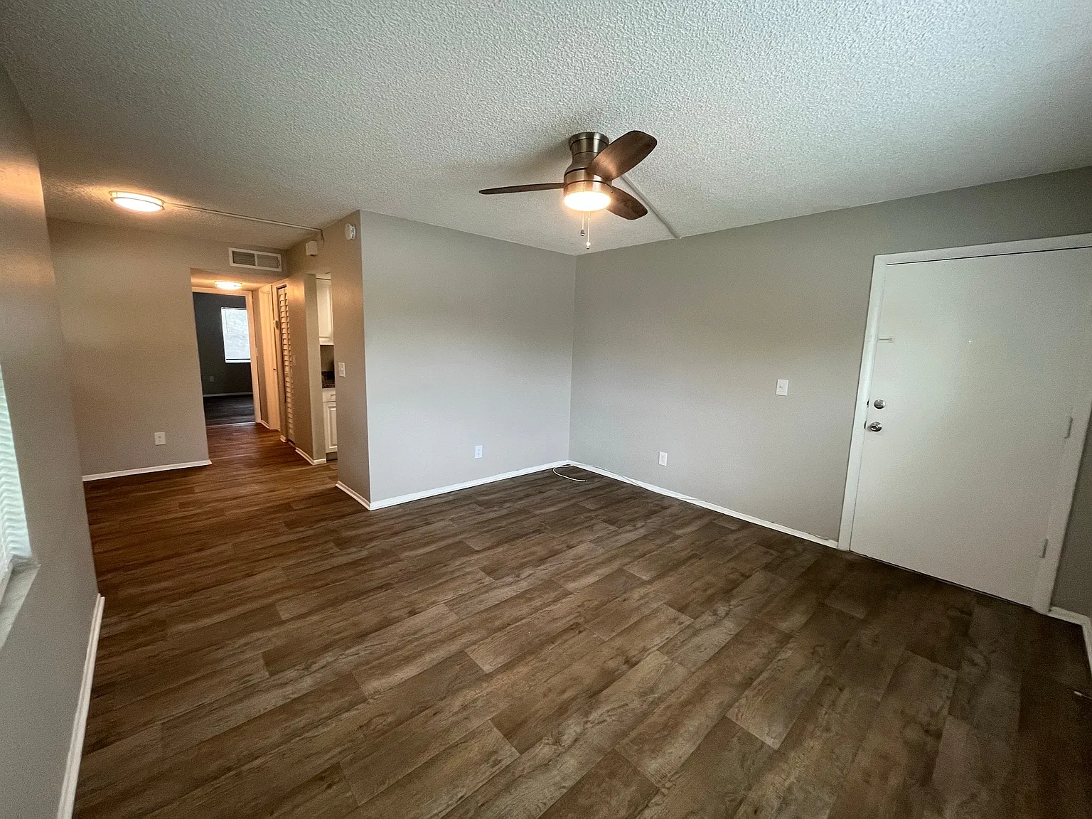 3322 Camelot Dr — Photo 4