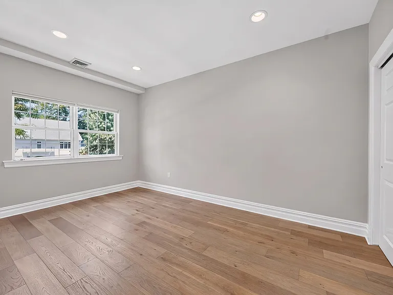 4C Nassau Dr — Photo 22