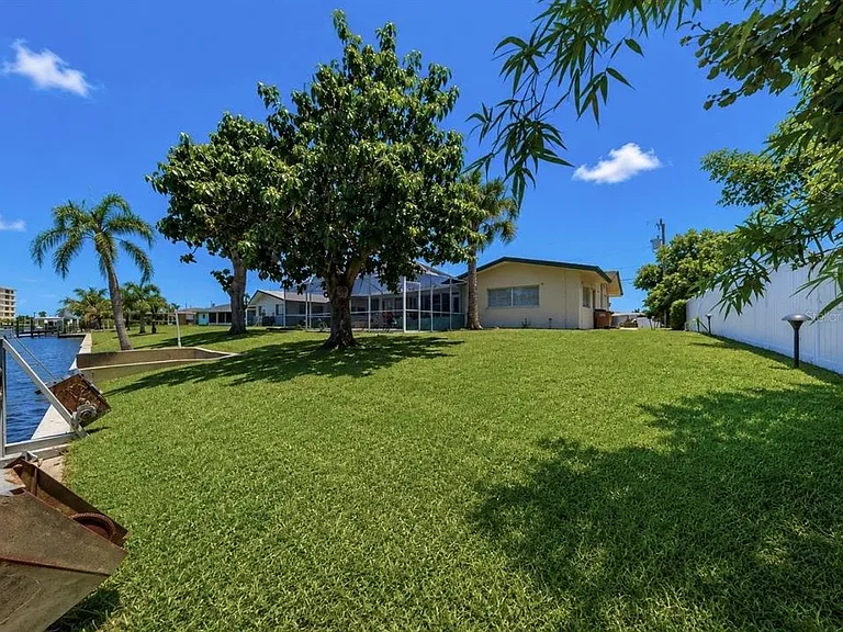 1725 Bikini Ct — Photo 34