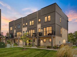 1055 Hampton Cir, Detroit, MI 48207