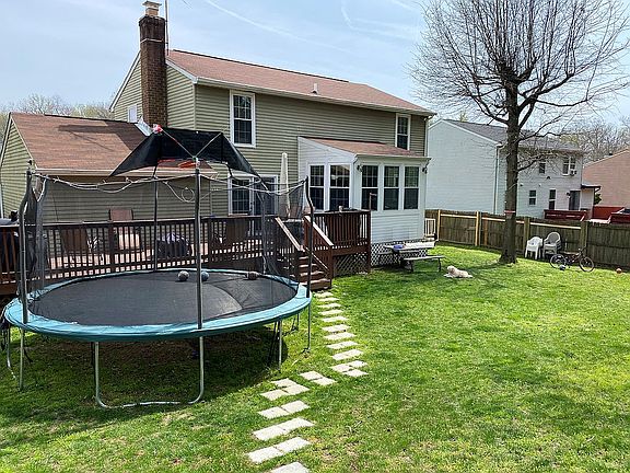 3rd image of 601 Halifax Pl