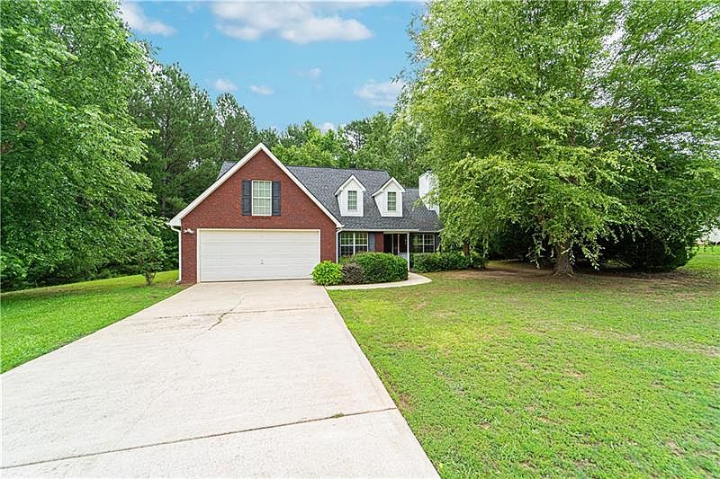1st image of 305 Oak Hill Dr