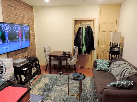 Rented by J Misrahi Realty Corp | media 24