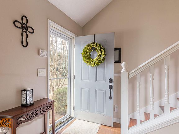 3rd image of 330 Kempton Ct