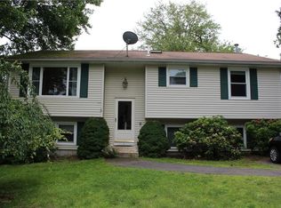 9 Lilly Ln, Narragansett, RI 02882
