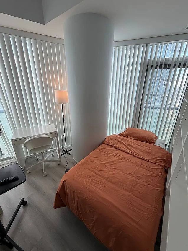 Flex Room - York St & Bremner Blvd — Photo 1