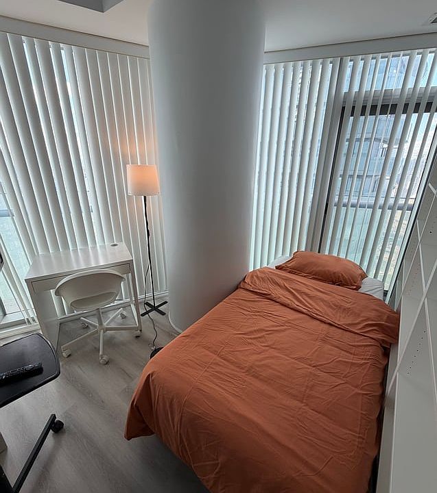 1st image of 14 York St #3505A